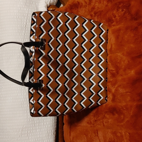 💚Trina Turk Tote bag with dust cover - Picture 1 of 14